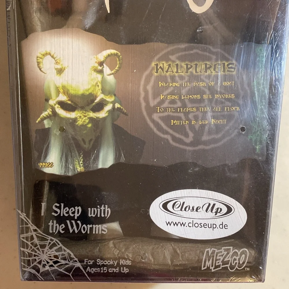 Living Dead Dolls Walpurgis Close Up German Exclusive